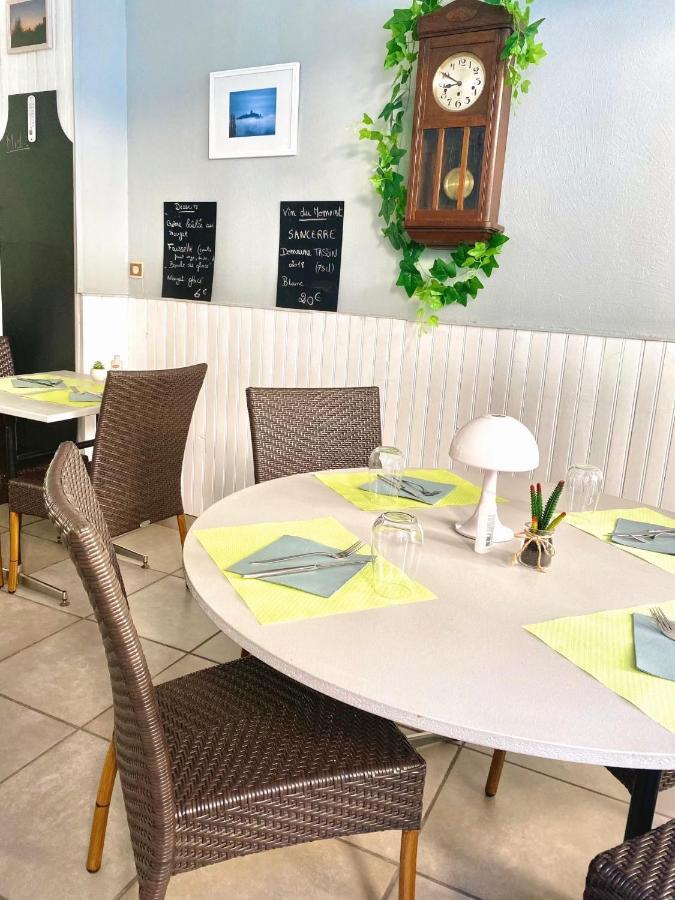 Les Voyageurs Hotel Charols Екстериор снимка