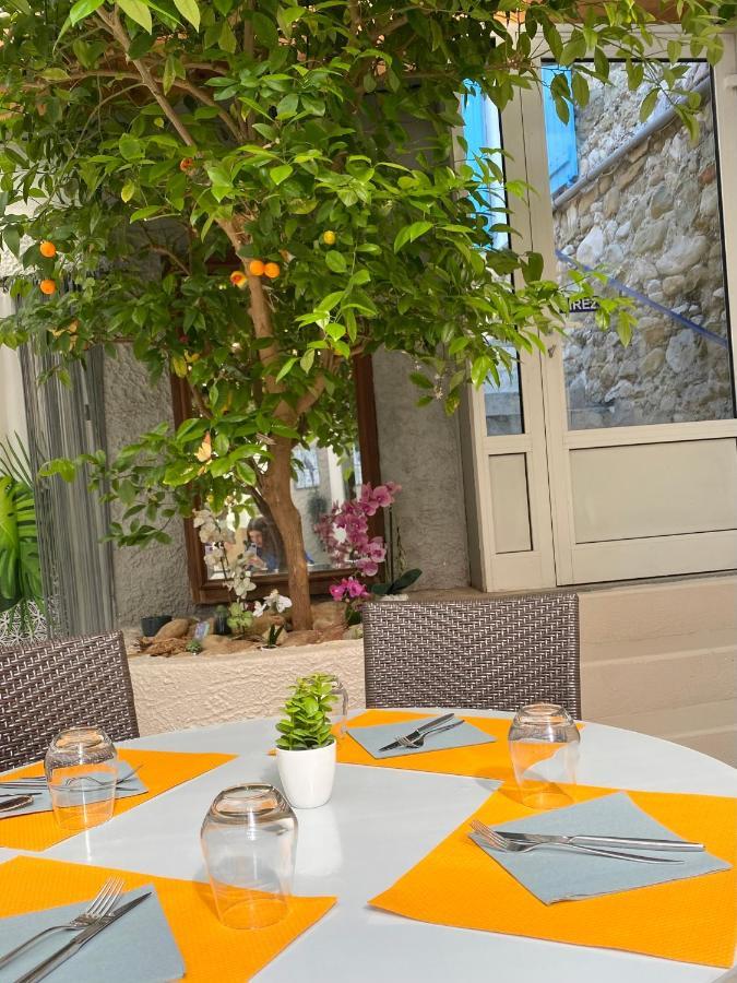 Les Voyageurs Hotel Charols Екстериор снимка