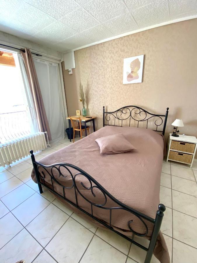 Les Voyageurs Hotel Charols Екстериор снимка