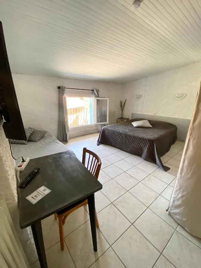 Les Voyageurs Hotel Charols Екстериор снимка